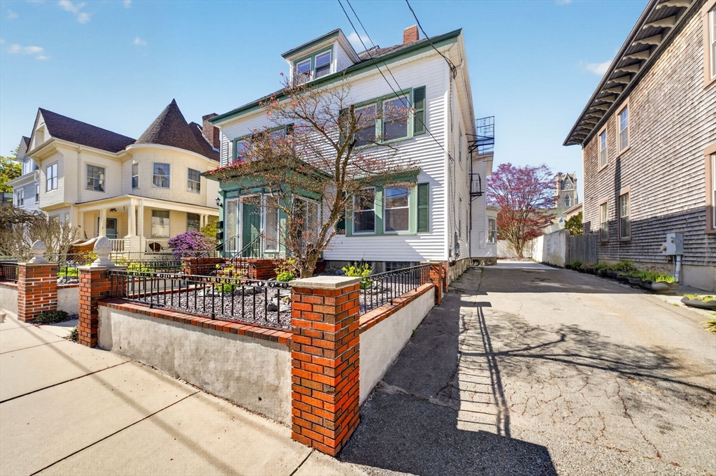 115 Mill St