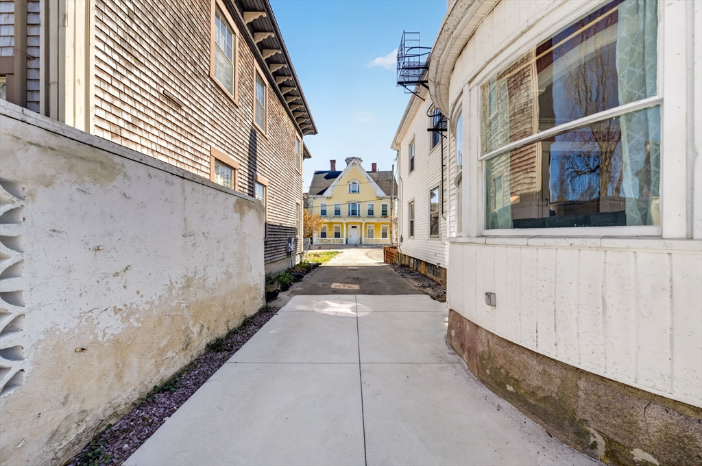 115 Mill St, New Bedford, MA Photo #31