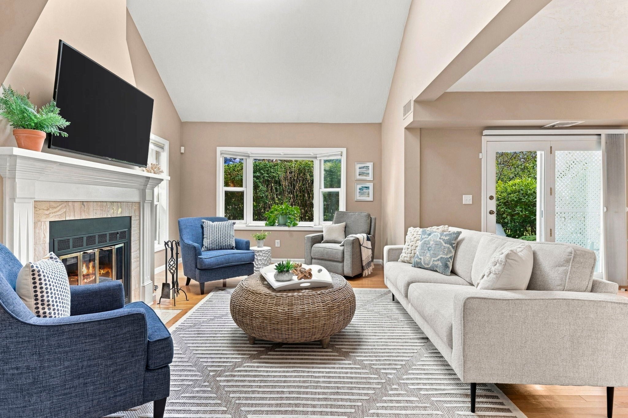 Photo of 28 Whaler Ln, Quincy, MA