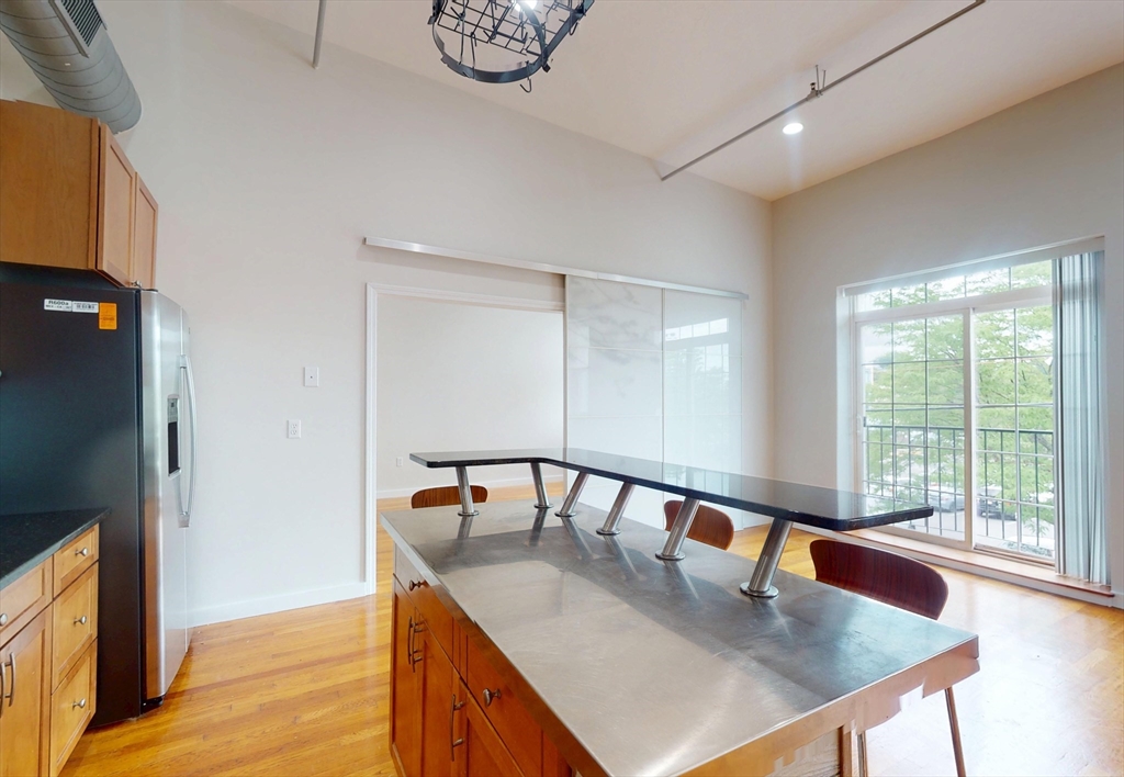 960 Broadway 12