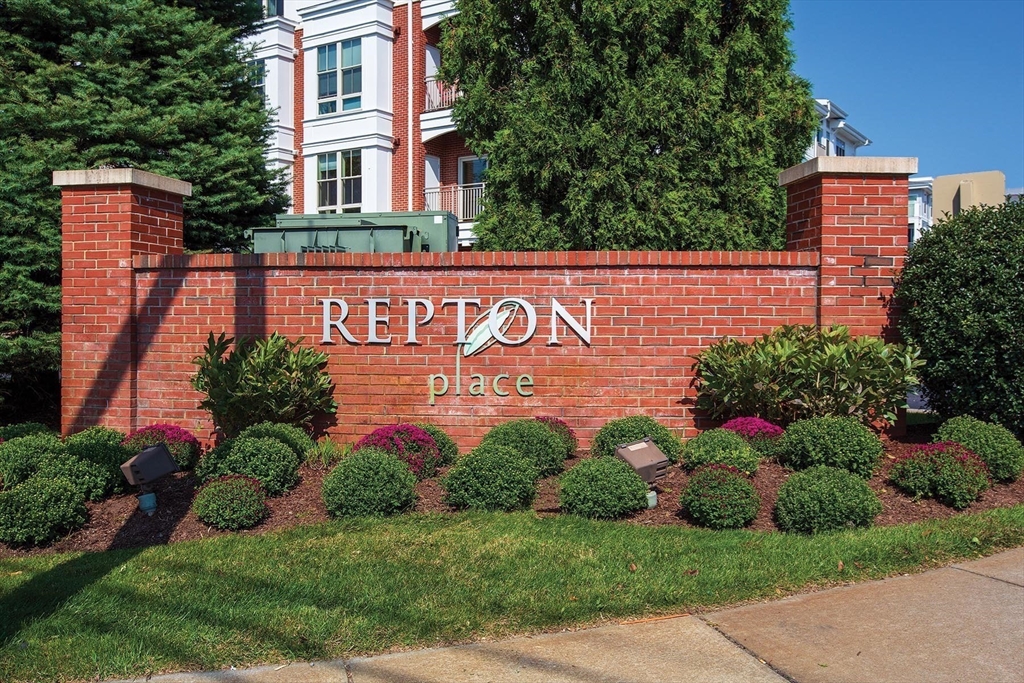 3 Repton Cir 3310