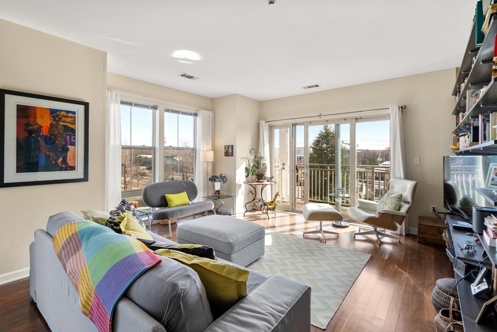 3 Repton Cir 3310