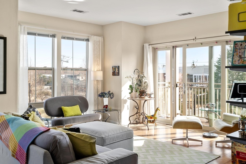 3 Repton Cir 3310