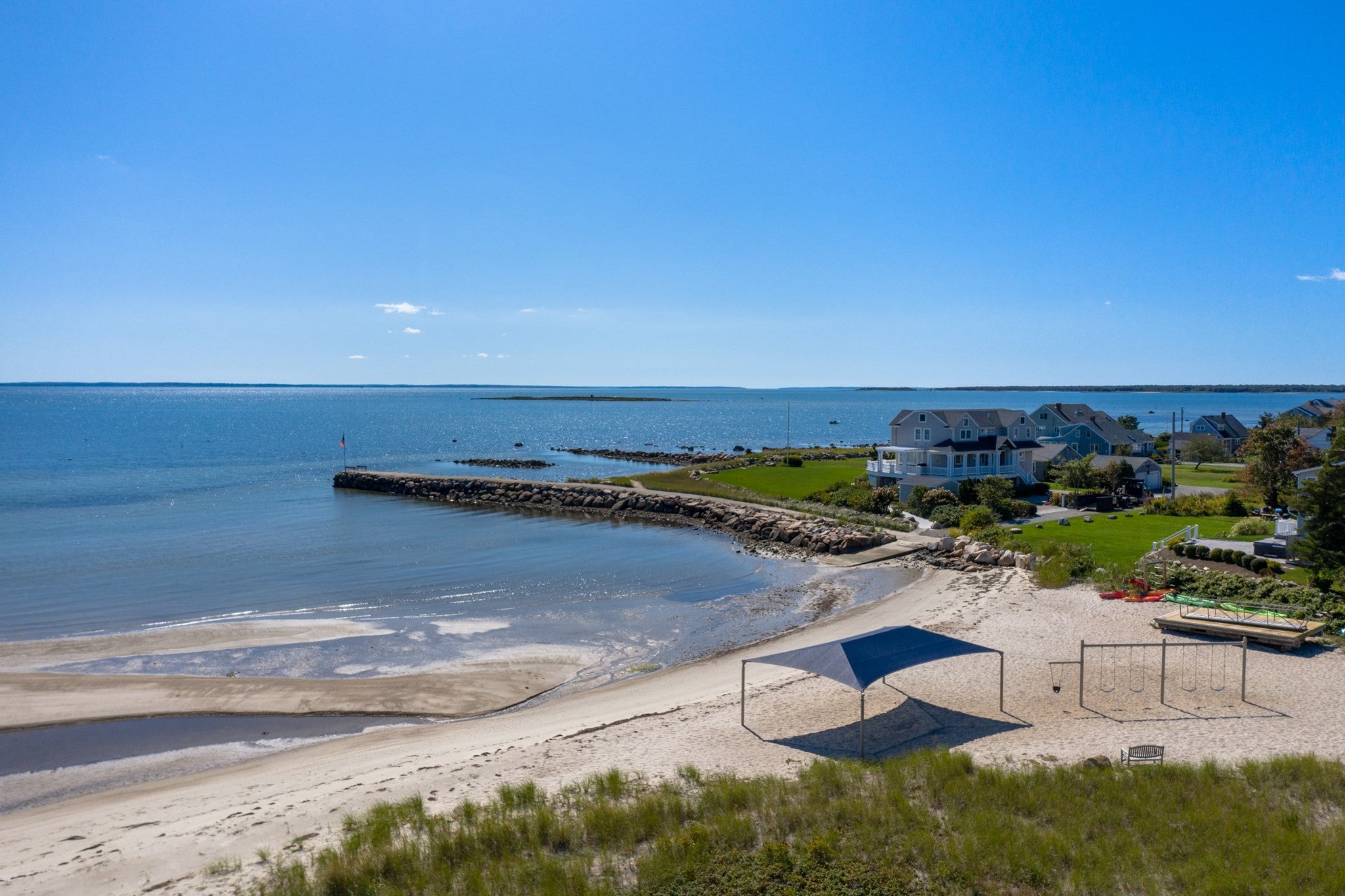 6 Mattakiset Rd
