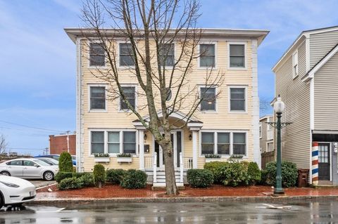 44 Friend St B Amesbury MA 01913