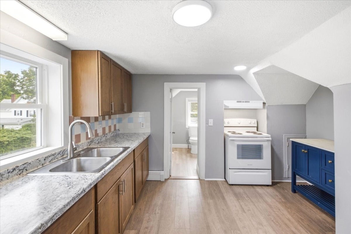 Photo of 84 Atherton St, Stoughton, MA