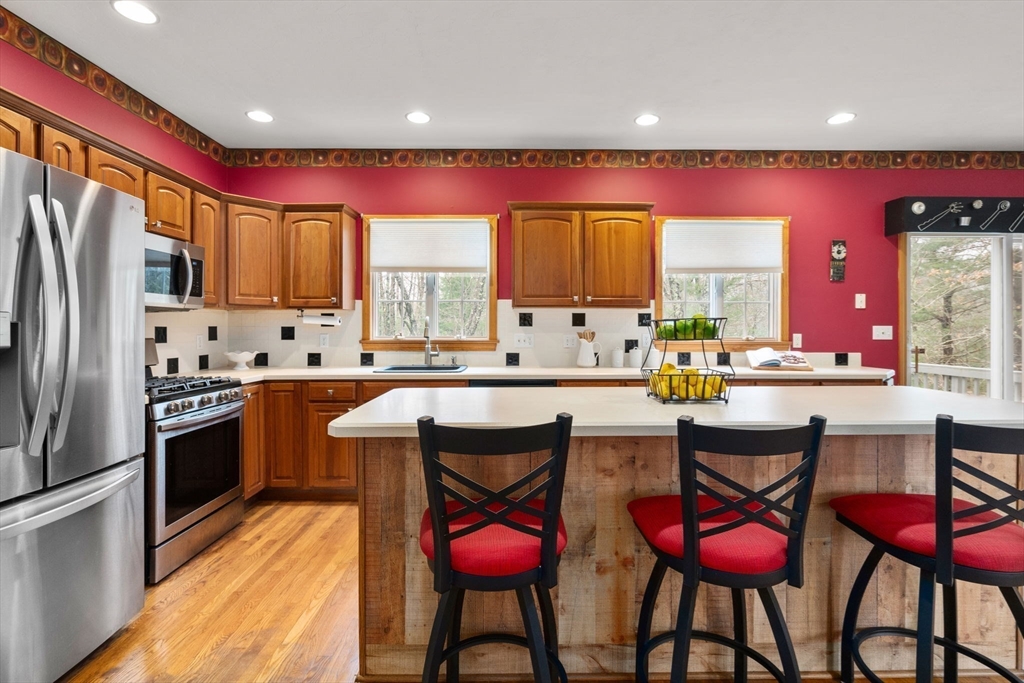 26 Thompson Ct