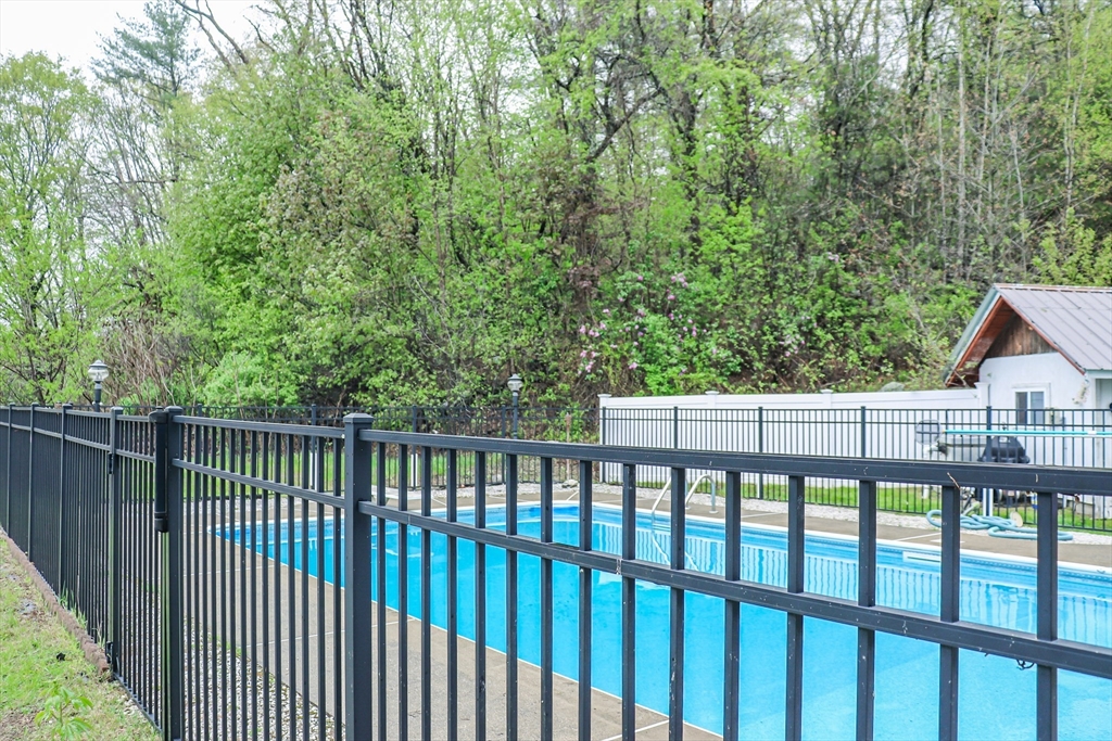 105 Gilbertville Rd