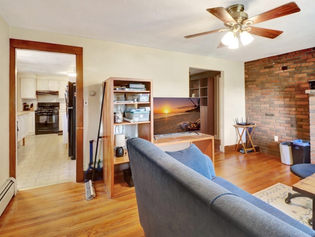 69 Appleton St, Saugus MA 01906