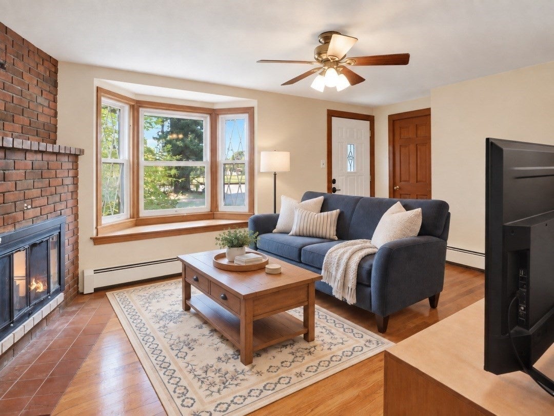 69 Appleton St, Saugus MA 01906