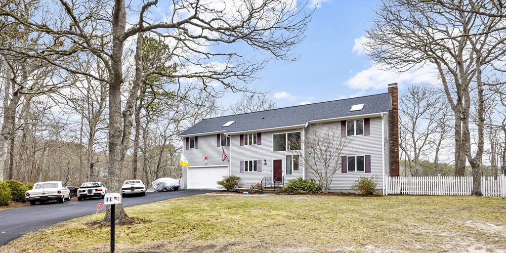 11 Elizabeth Ln