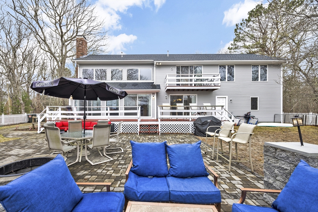 11 Elizabeth Ln