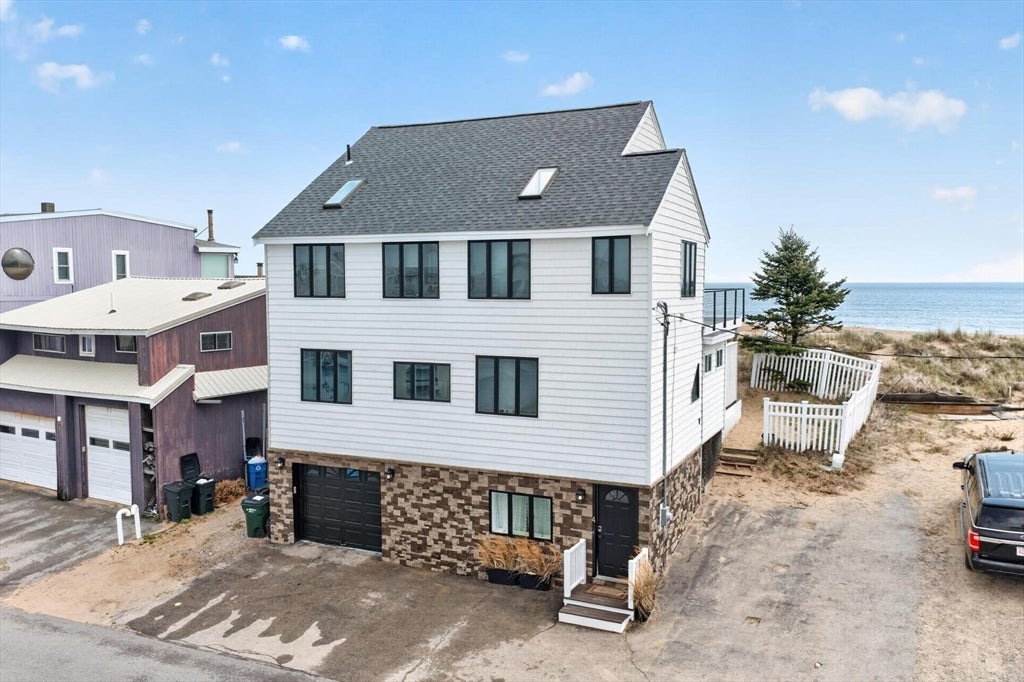 4 Northern Blvd