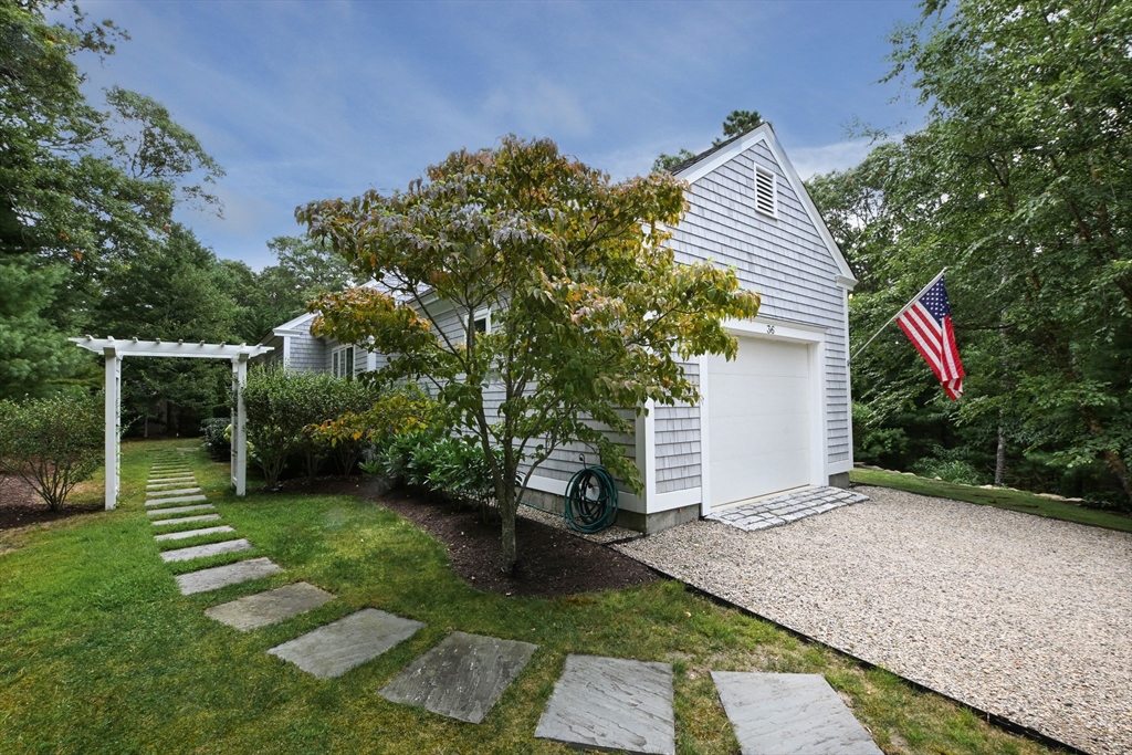 36 Coonamessett Cir
