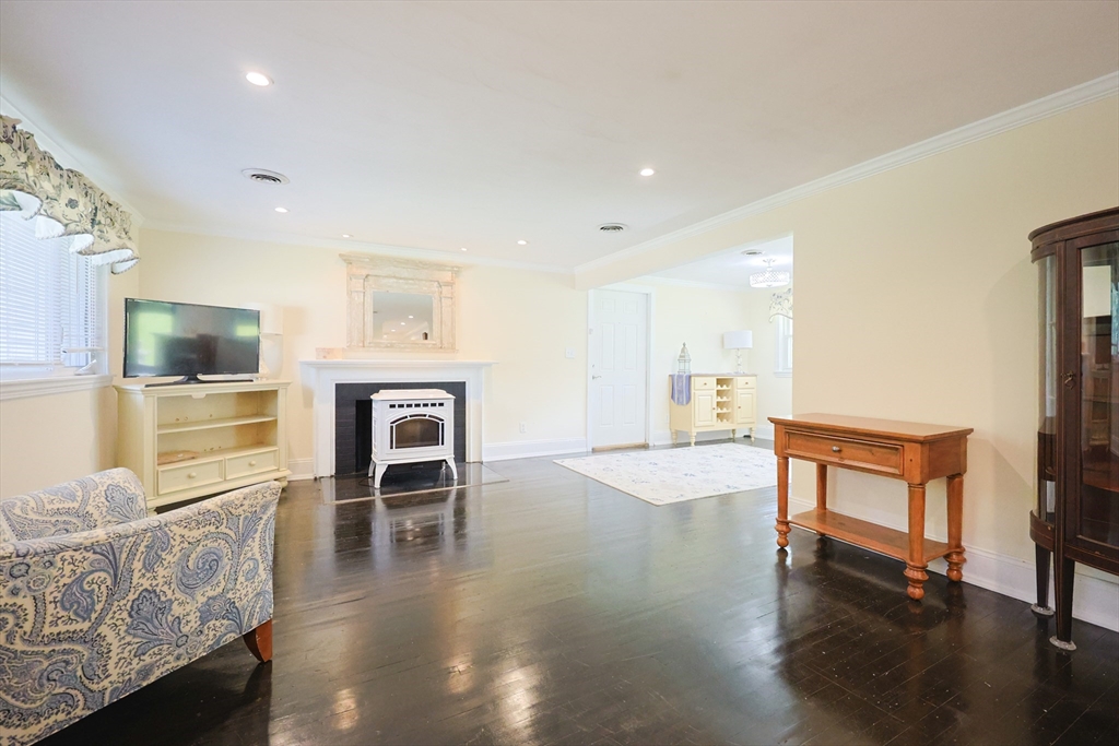 85 Woodland Dr