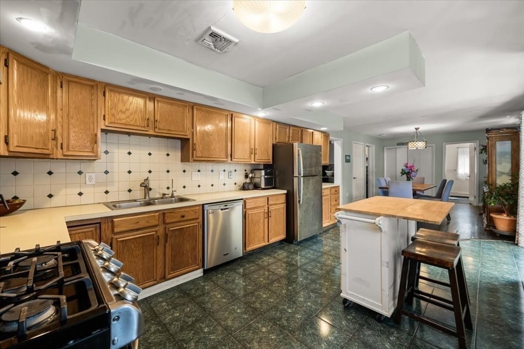 159 Greensboro Rd