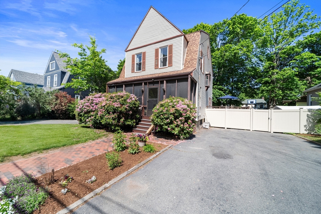 42 Perkins St