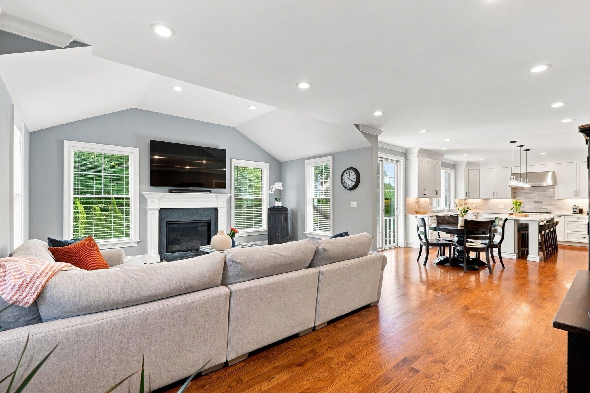 55 Rockwood Ln, Needham, MA Photo #14