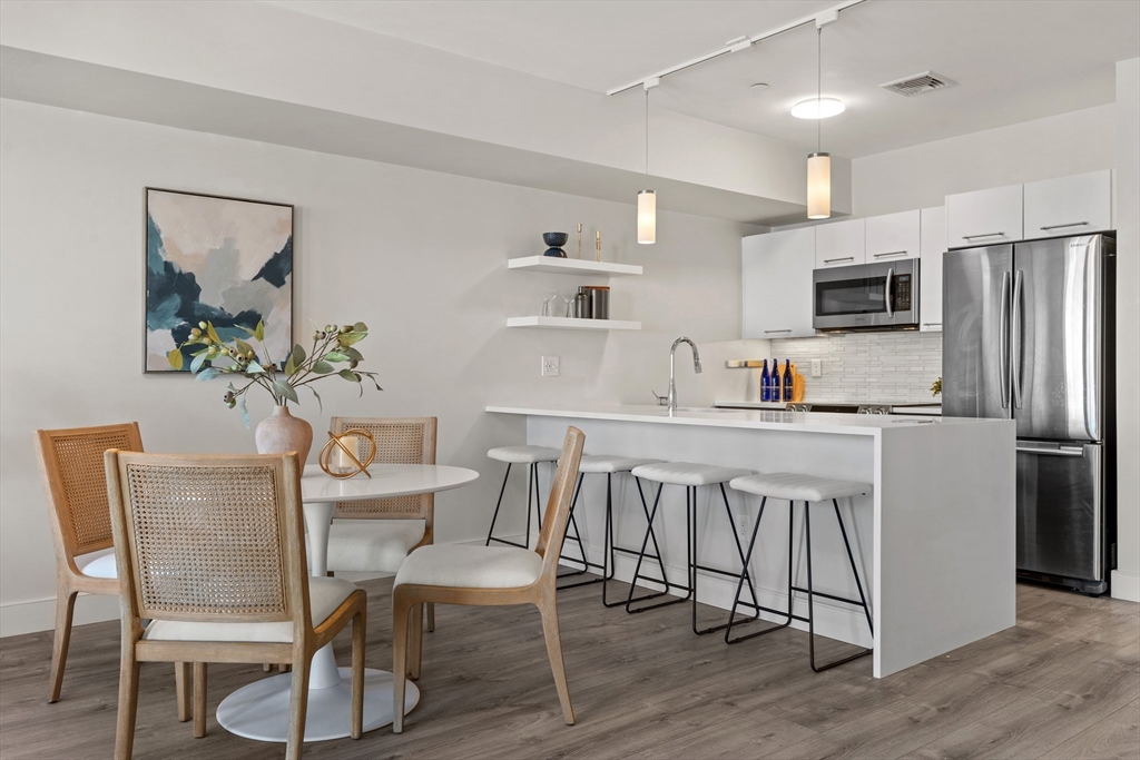 70 Bremen St 408