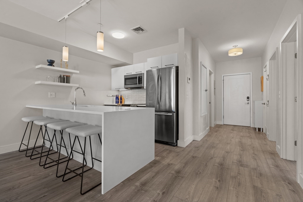 70 Bremen St 408