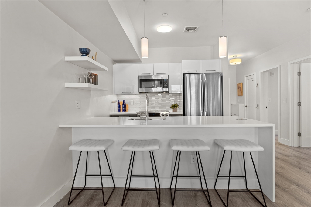 70 Bremen St 408
