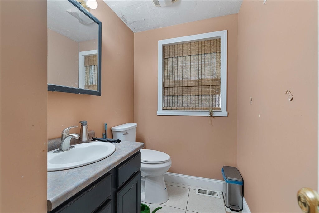 9 Ansonia Rd #A, Worcester, MA Photo #16