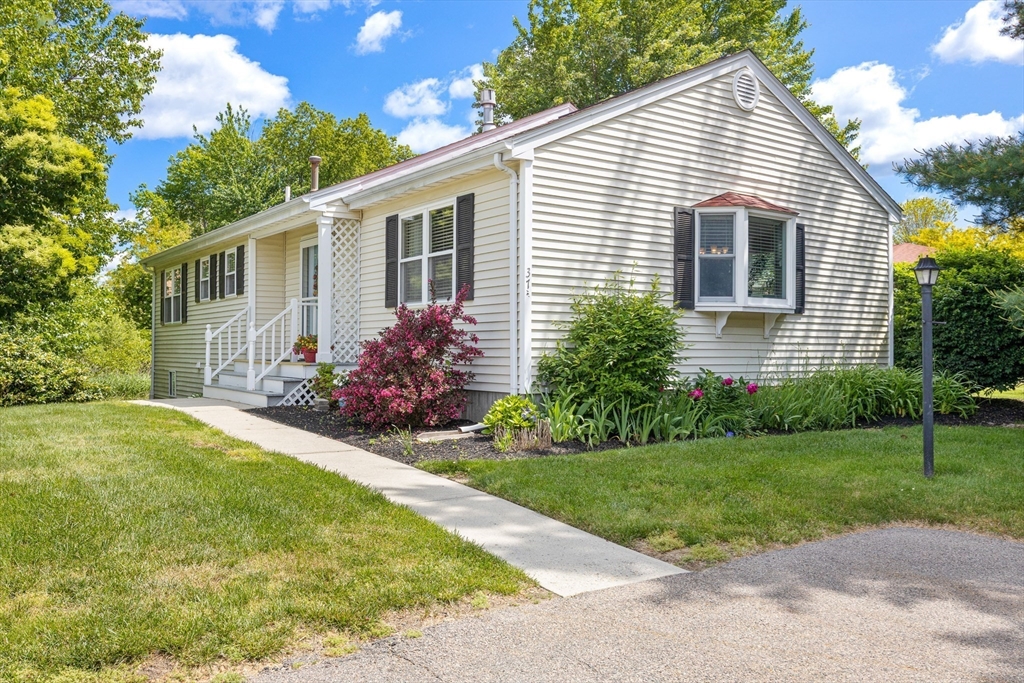 37 Brookbend Way East 84