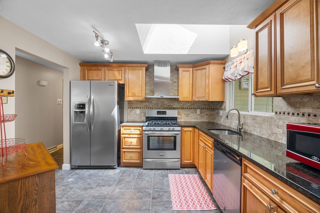37 Brookbend Way East 84