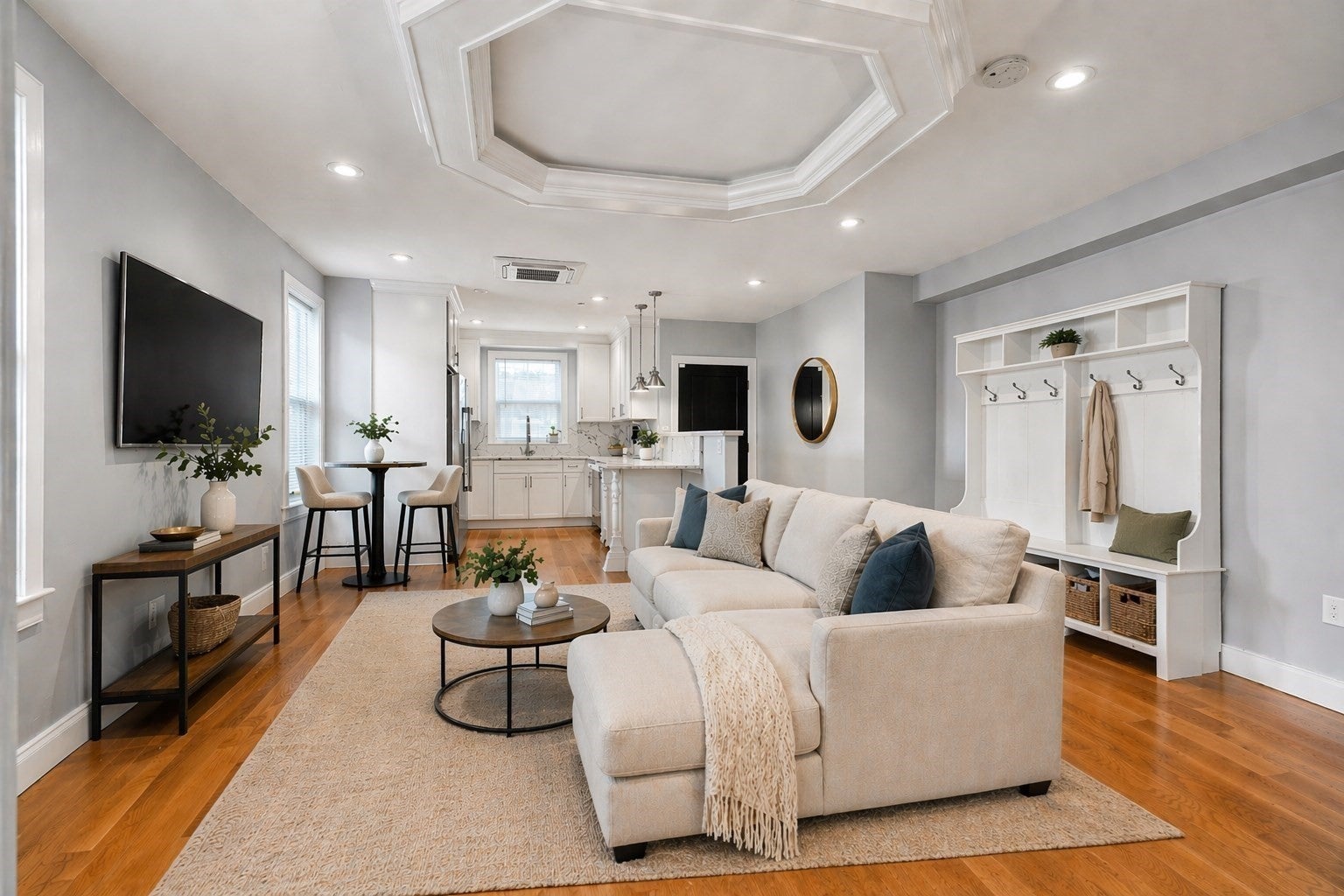 14 Farragut Ave #1, Somerville, MA Photo #2