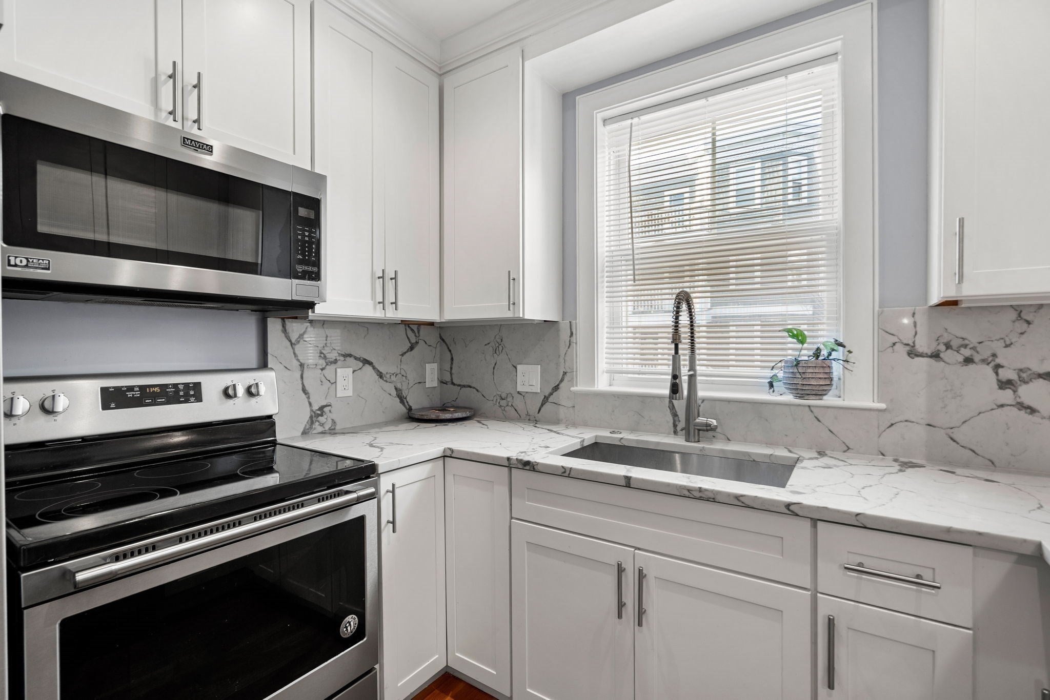 14 Farragut Ave #1, Somerville, MA Photo #4