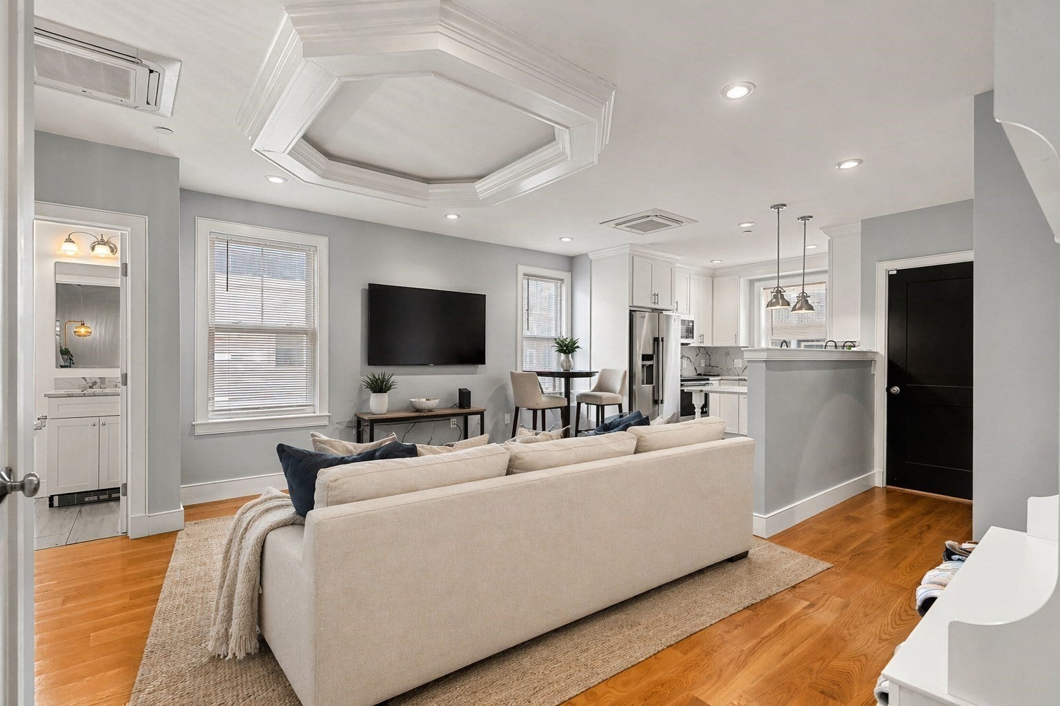 14 Farragut Ave #1, Somerville, MA Photo #5