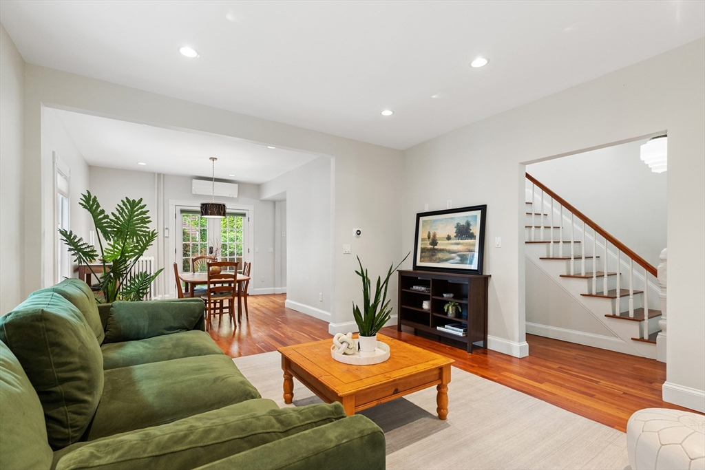 17 Perry St