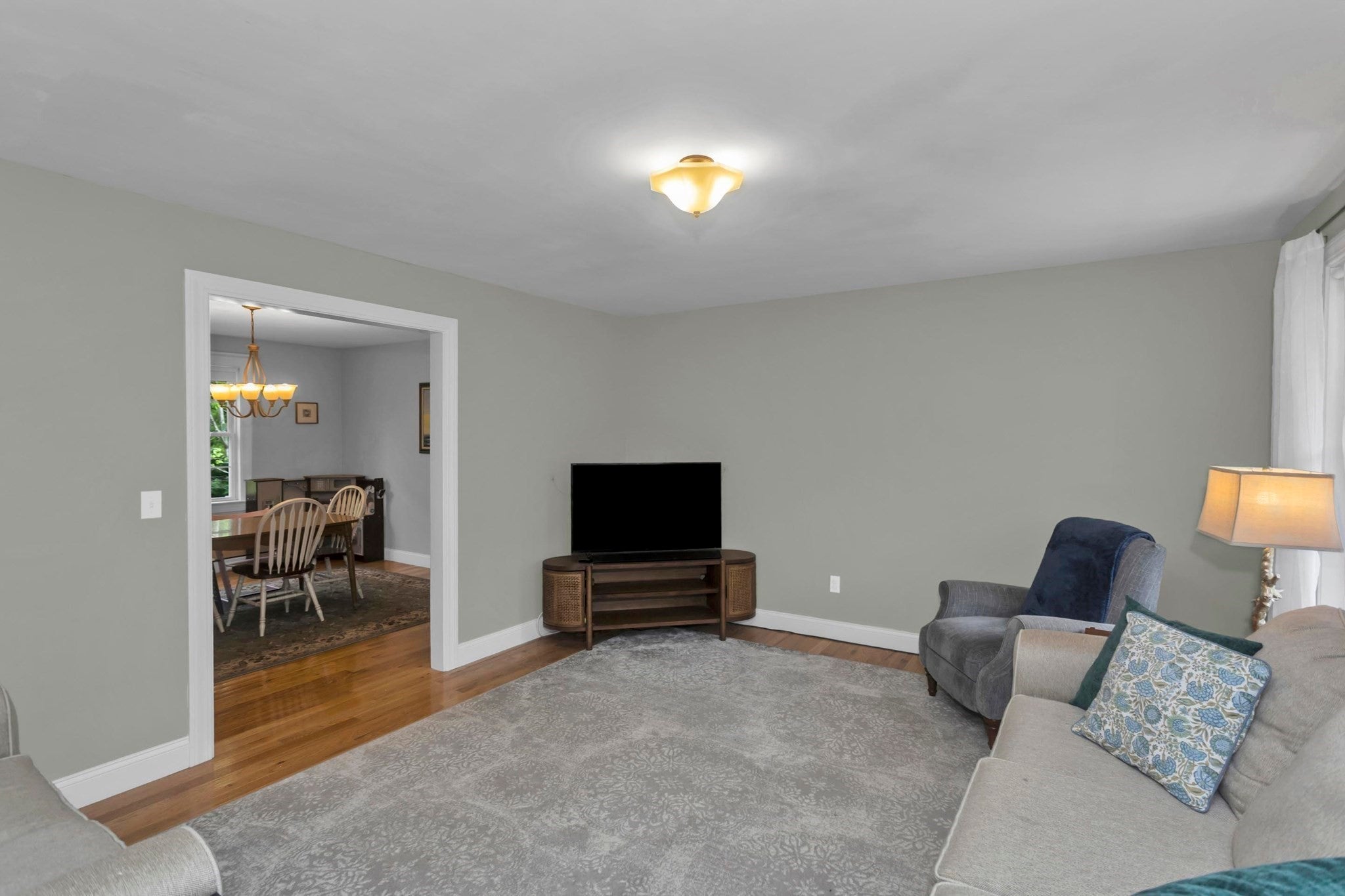 28 Sullivan Blvd A