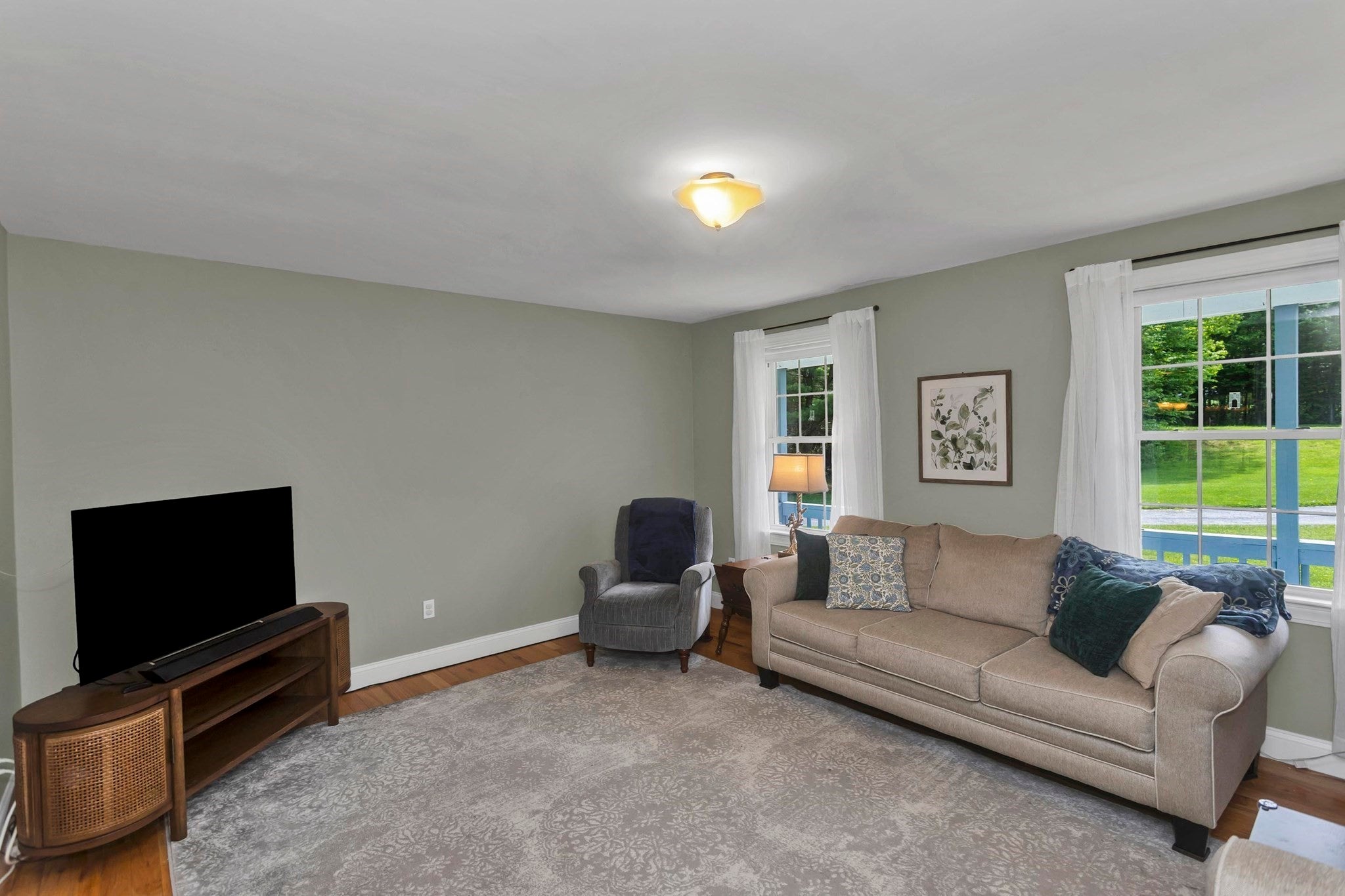 28 Sullivan Blvd A