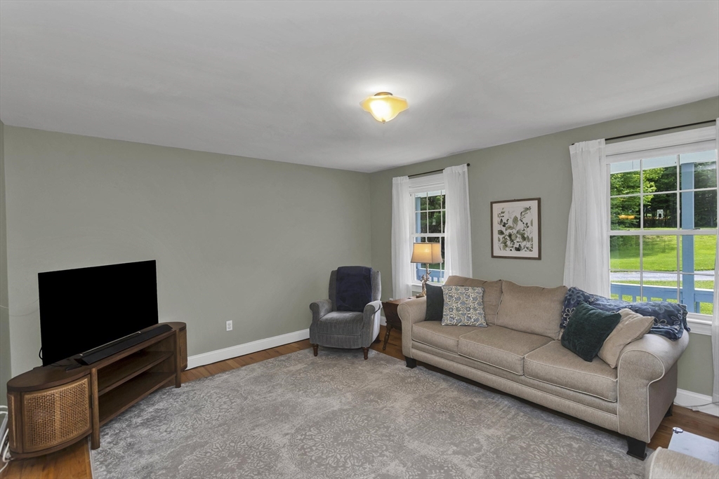 28 Sullivan Blvd A