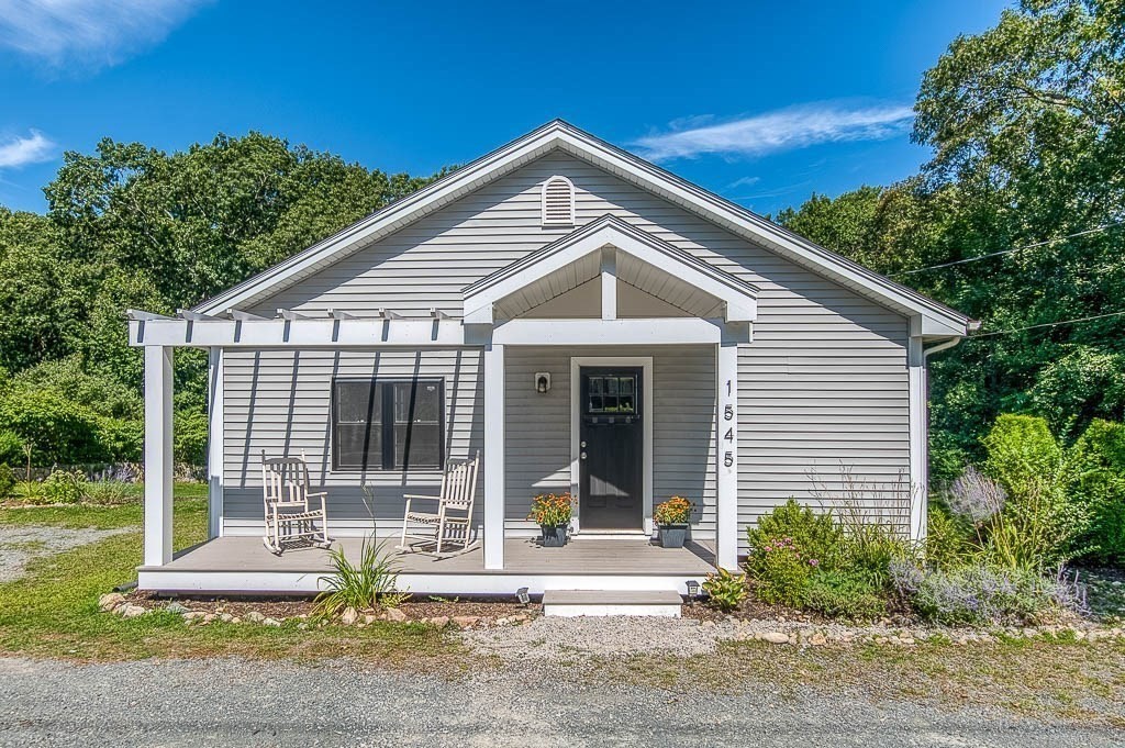 1545 Main St