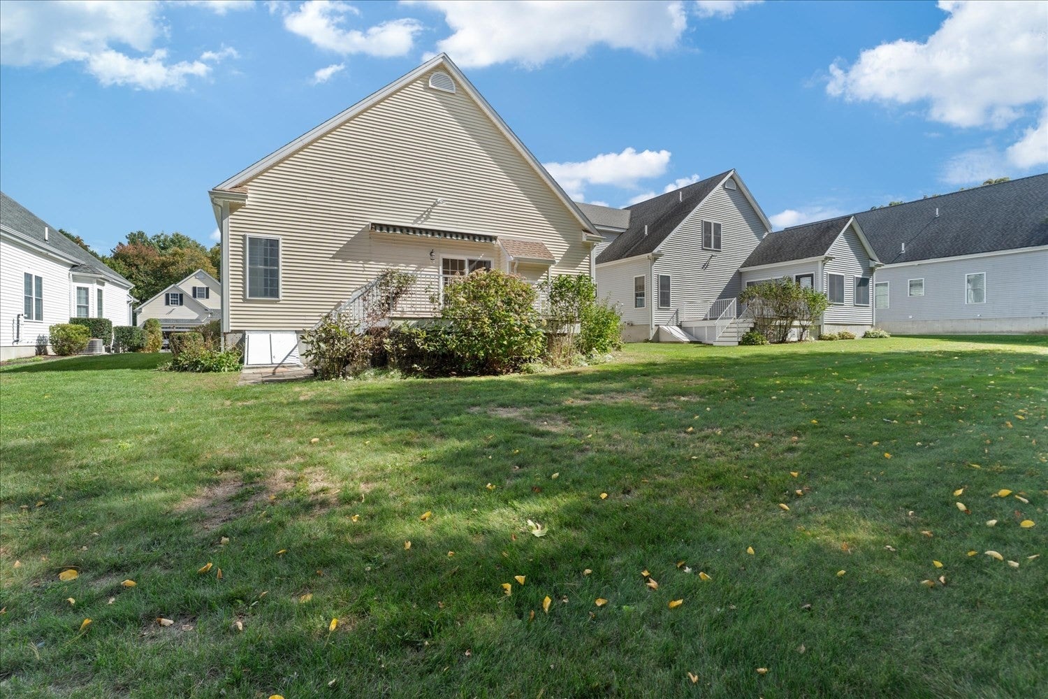 51 Lawrence Dr 51
