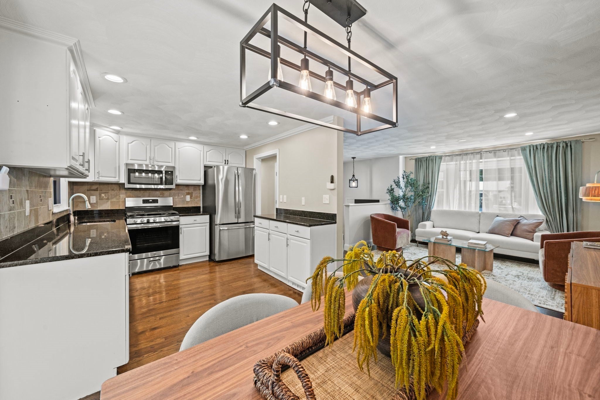 71 Martha Ave, Tewksbury, MA, 71 Martha Ave, Tewksbury, MA Photo #7