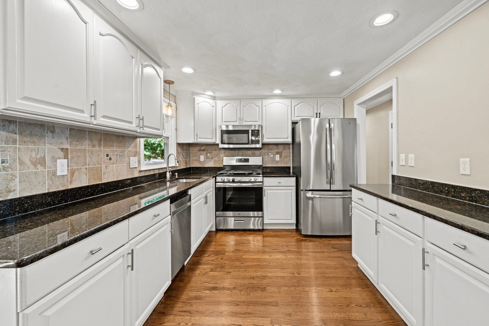 71 Martha Ave, Tewksbury, MA, 71 Martha Ave, Tewksbury, MA Photo #6