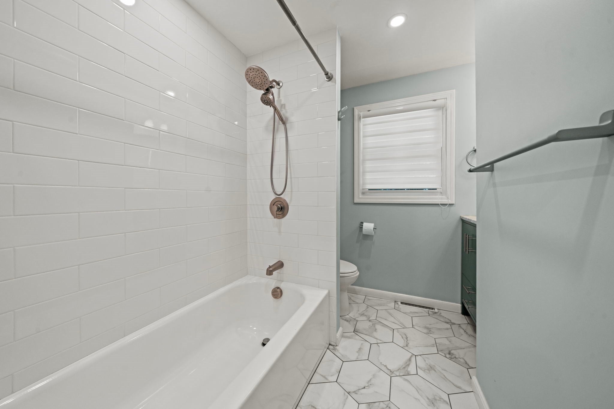 71 Martha Ave, Tewksbury, MA, 71 Martha Ave, Tewksbury, MA Photo #23