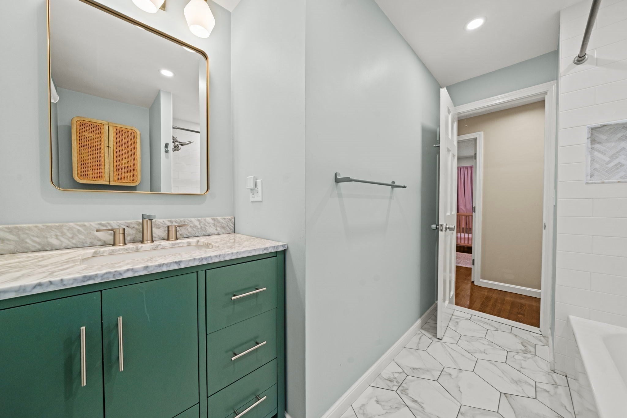71 Martha Ave, Tewksbury, MA, 71 Martha Ave, Tewksbury, MA Photo #24
