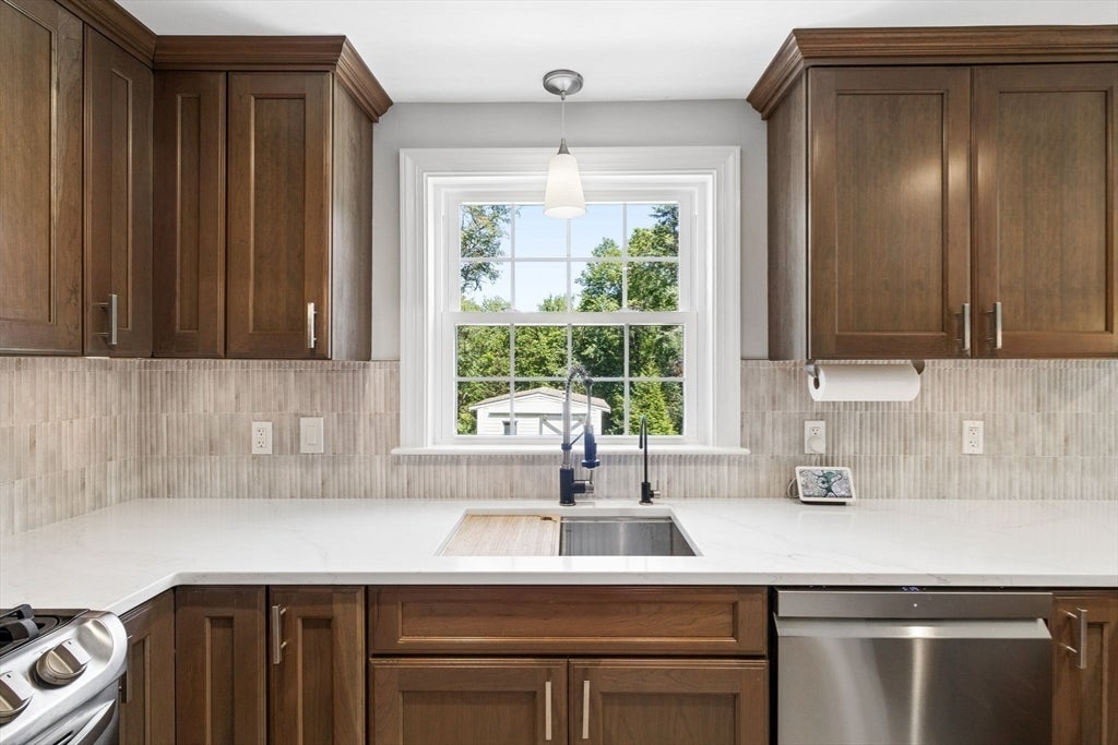27 Maple St, Carlisle, MA Photo #10