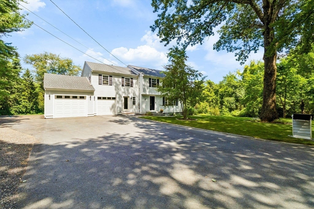 27 Maple St, Carlisle, MA Photo #3