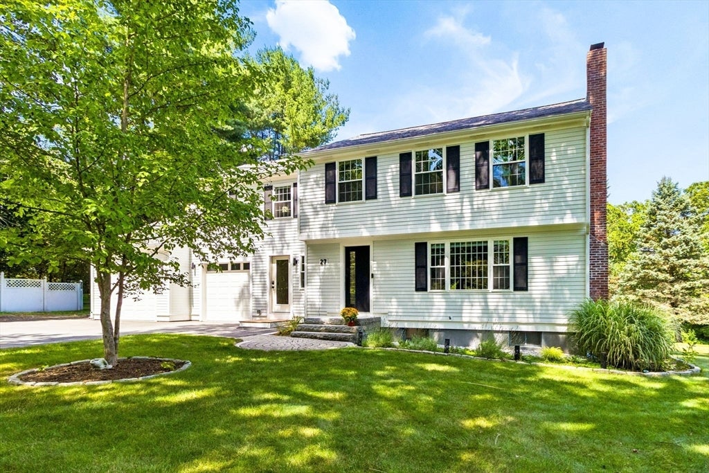 Photo of 27 Maple St, Carlisle, MA