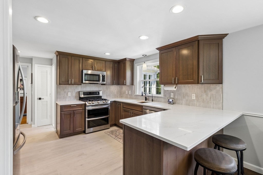 27 Maple St, Carlisle, MA Photo #12