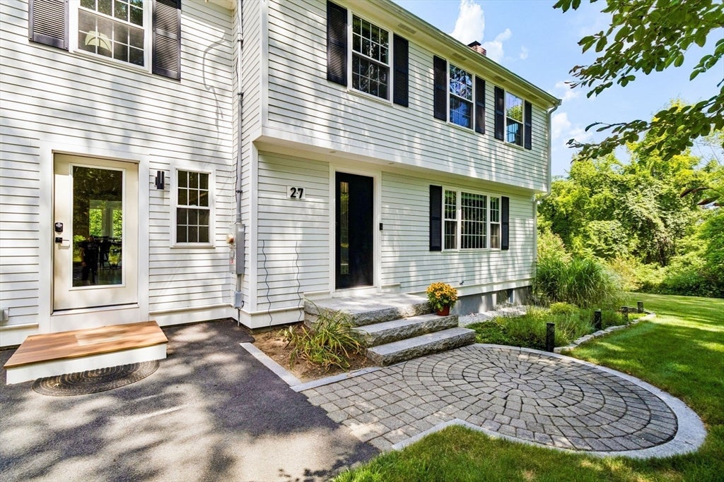 27 Maple St, Carlisle, MA Photo #4