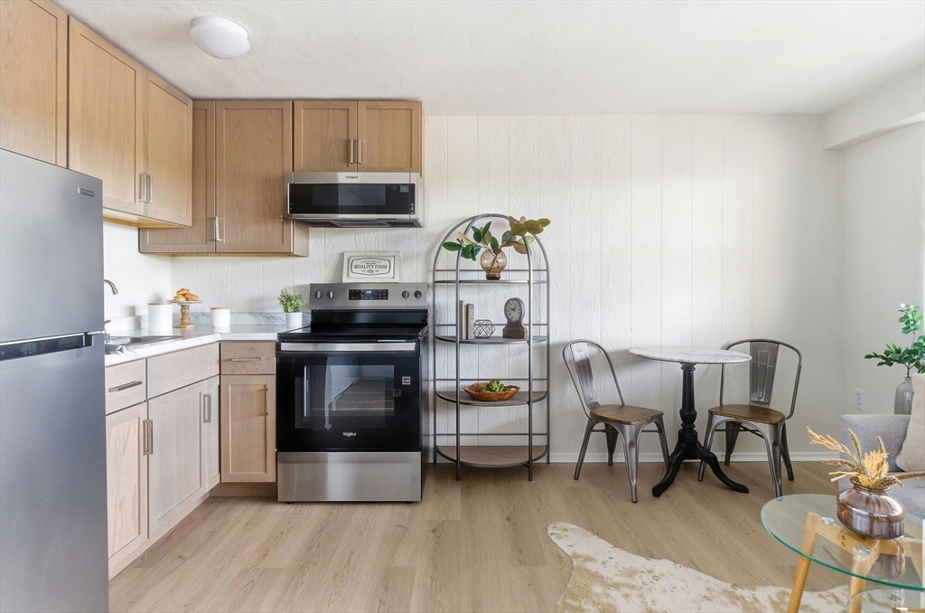 340 Main St 606