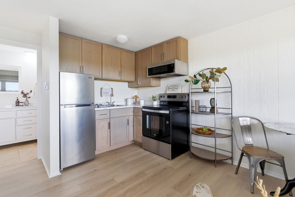 340 Main St 606