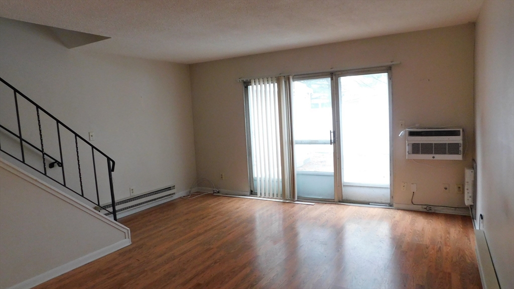 41 Foundry St 14-10