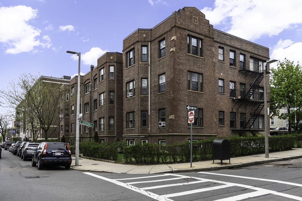 108 Washington St 3